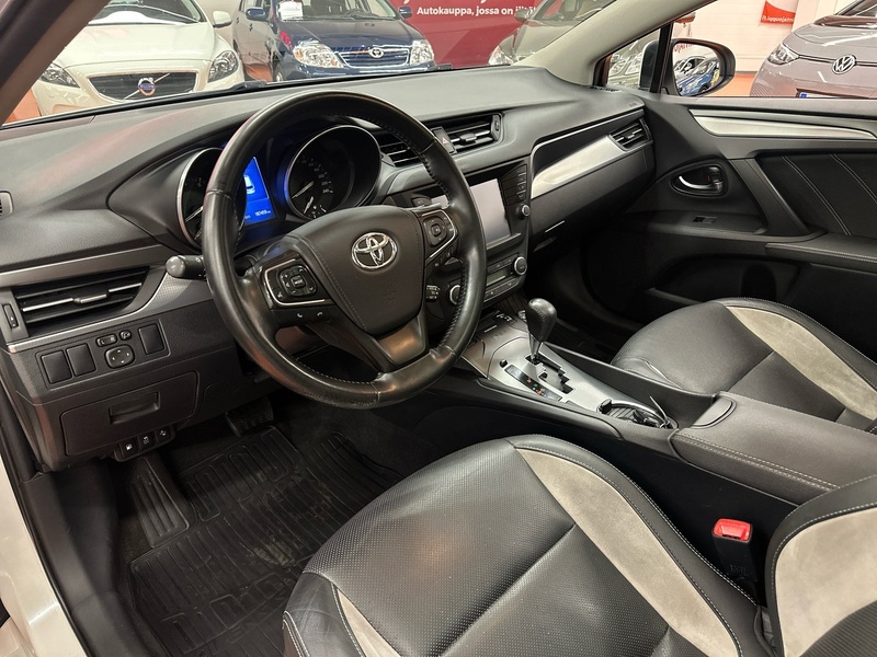 Toyota Avensis vaihtoauto