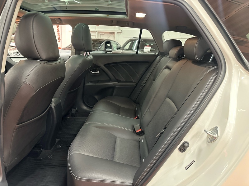 Toyota Avensis vaihtoauto