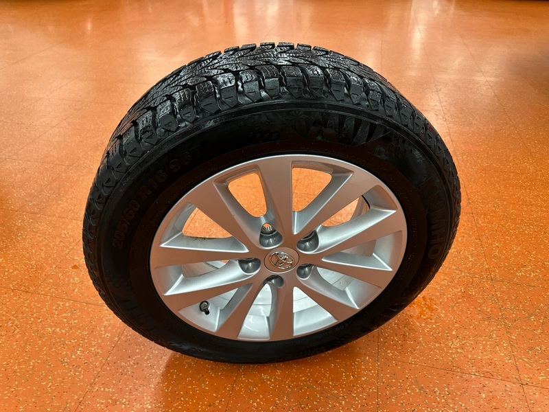 Toyota Avensis vaihtoauto