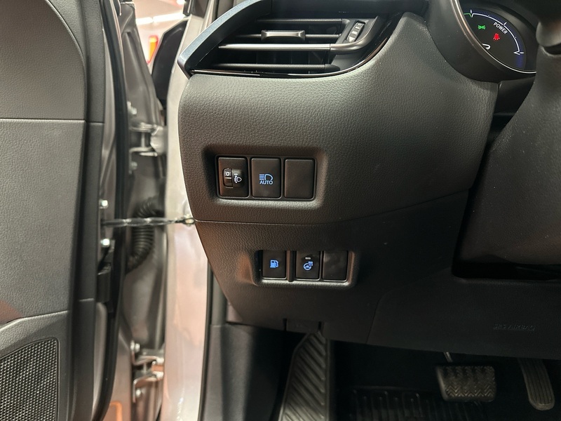 Toyota C-HR vaihtoauto