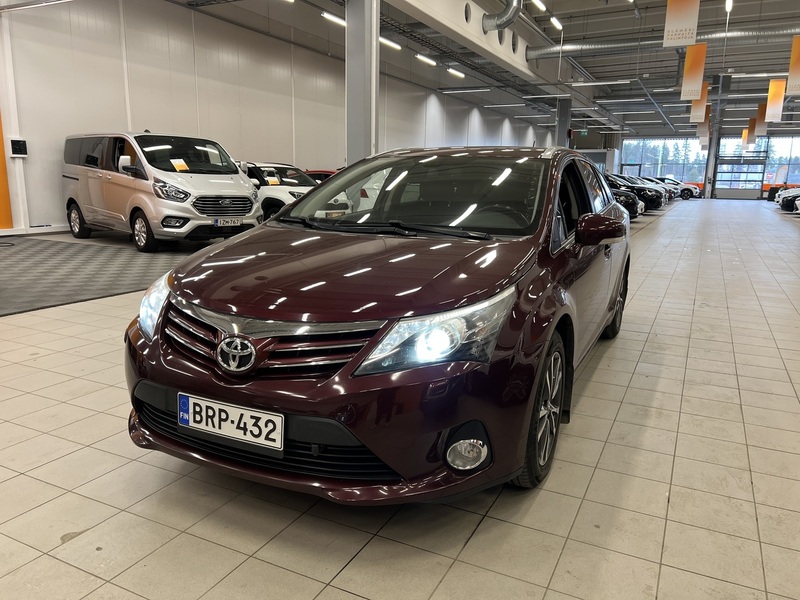 Toyota Avensis vaihtoauto