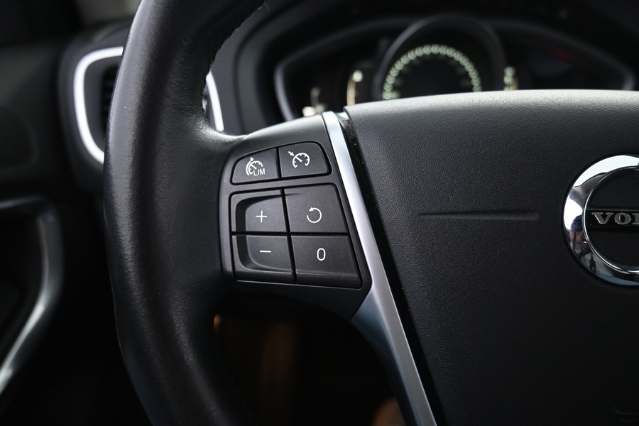 Volvo V40 Cross Country vaihtoauto