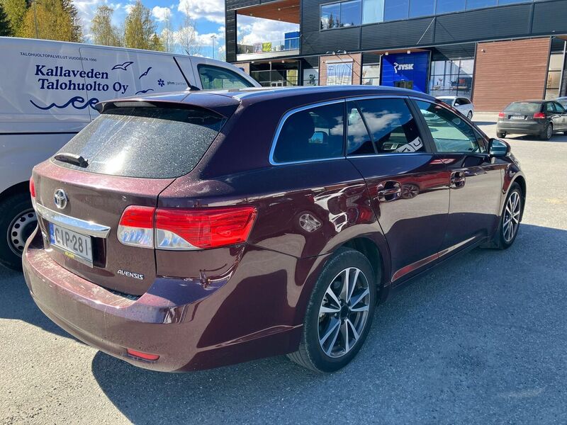 Toyota Avensis vaihtoauto