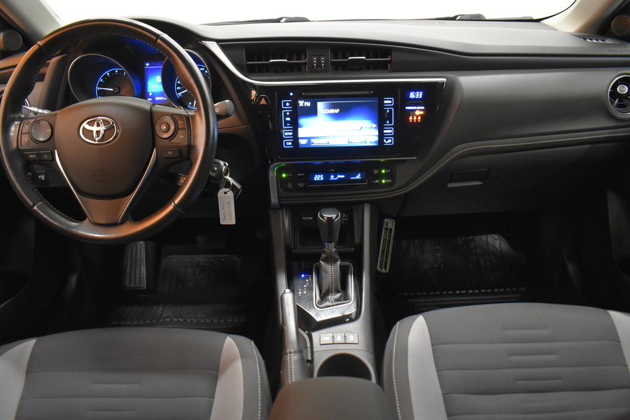 Toyota Auris vaihtoauto