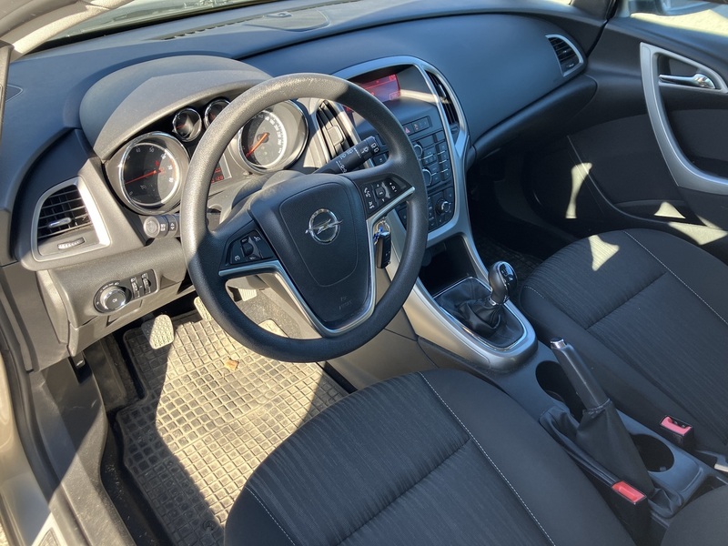 Opel Astra vaihtoauto