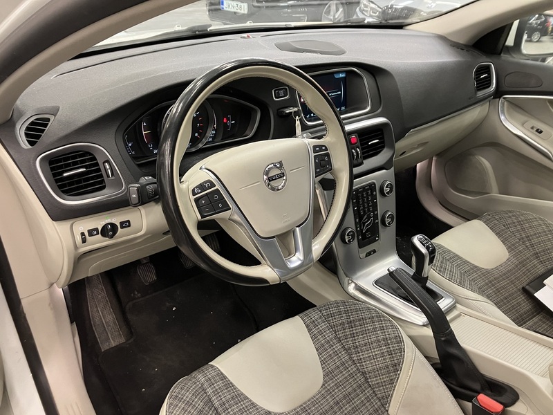 Volvo V40 vaihtoauto