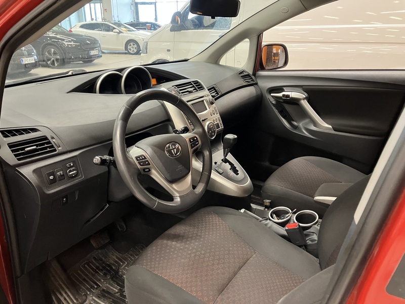 Toyota Verso vaihtoauto