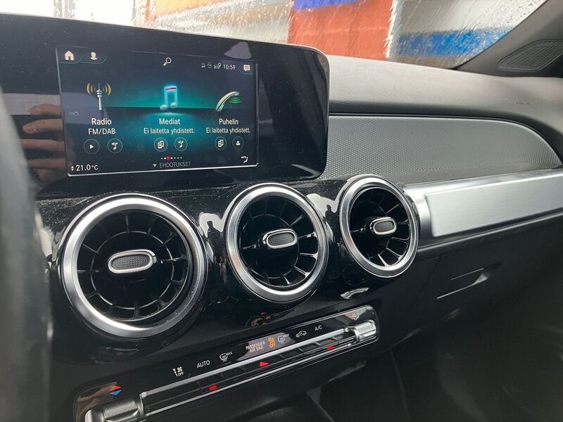 Mercedes-Benz GLB vaihtoauto