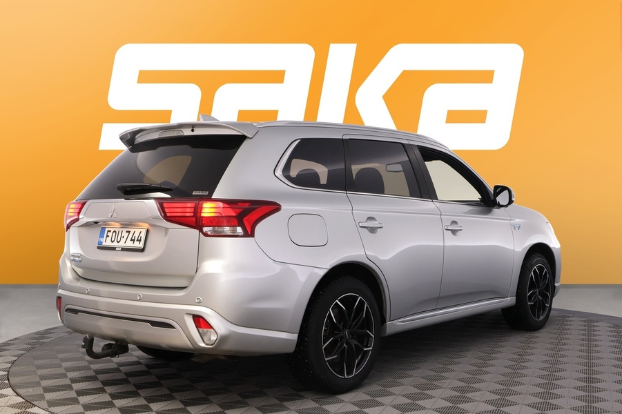 Mitsubishi Outlander PHEV vaihtoauto