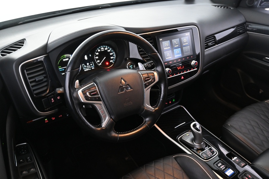 Mitsubishi Outlander PHEV vaihtoauto