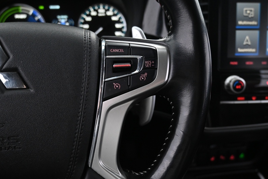 Mitsubishi Outlander PHEV vaihtoauto