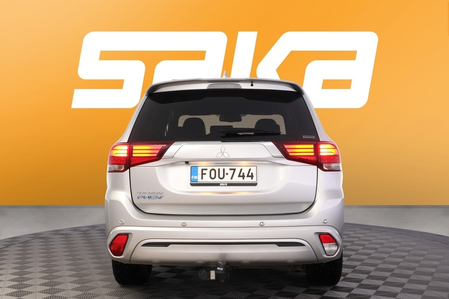 Mitsubishi Outlander PHEV vaihtoauto