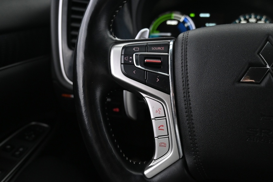 Mitsubishi Outlander PHEV vaihtoauto