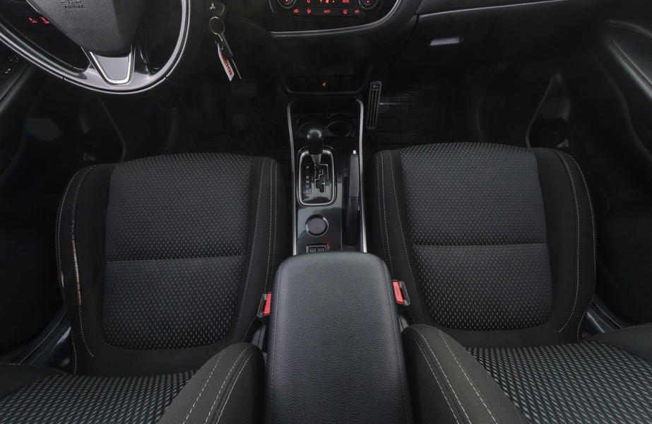 Mitsubishi Outlander vaihtoauto