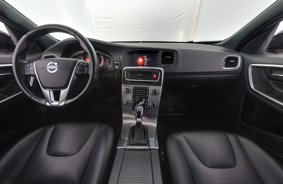 Volvo V60 Cross Country vaihtoauto