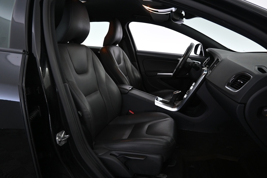 Volvo V60 Cross Country vaihtoauto