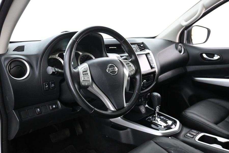 Nissan Navara vaihtoauto