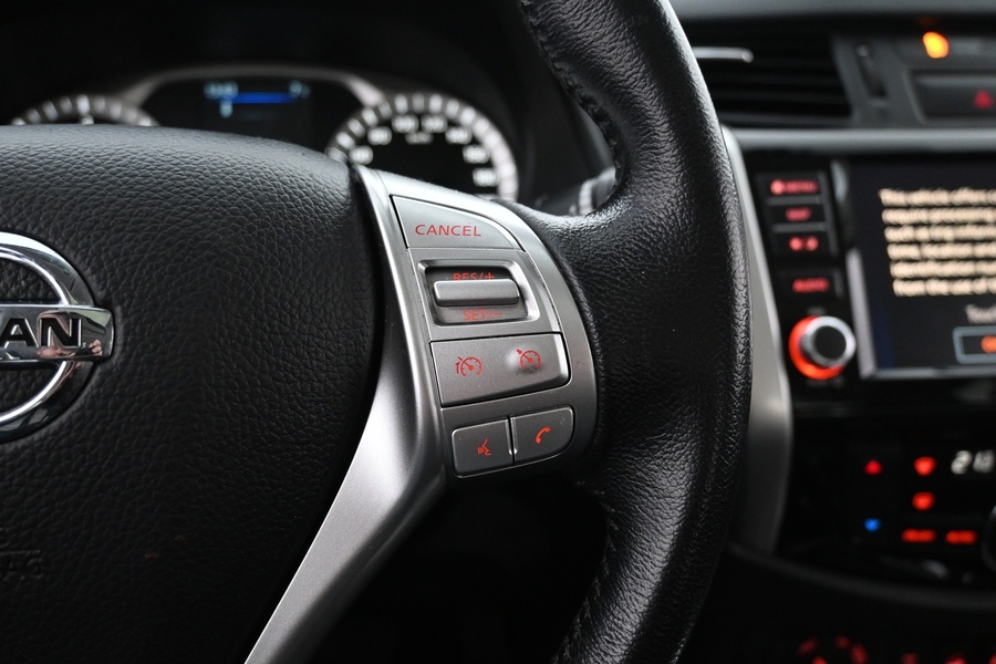 Nissan Navara vaihtoauto