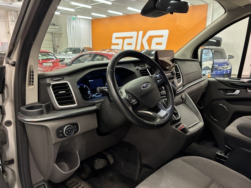 Ford Tourneo Custom vaihtoauto