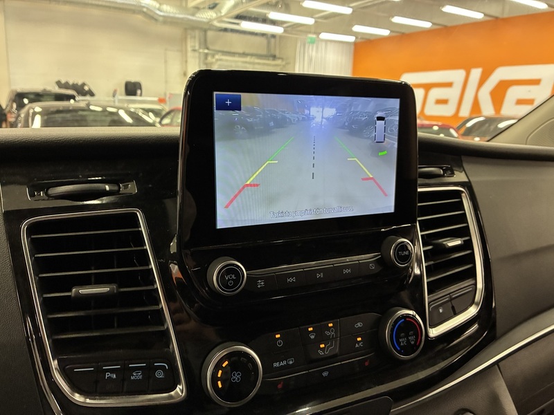 Ford Tourneo Custom vaihtoauto