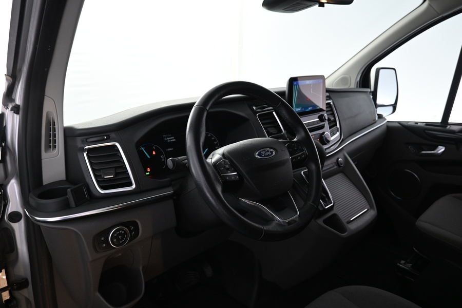 Ford Tourneo Custom vaihtoauto