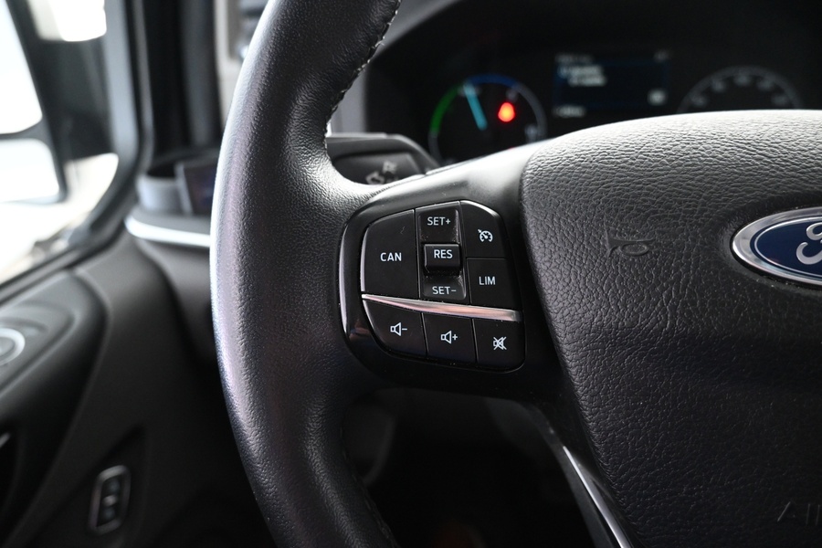 Ford Tourneo Custom vaihtoauto