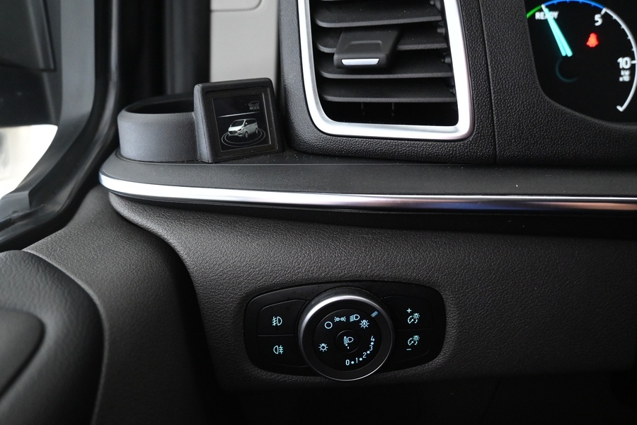 Ford Tourneo Custom vaihtoauto