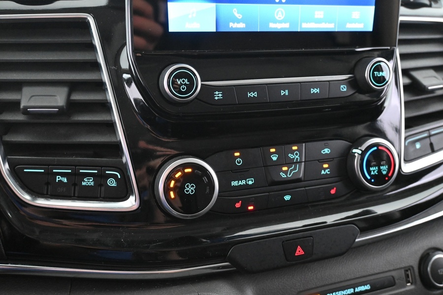 Ford Tourneo Custom vaihtoauto