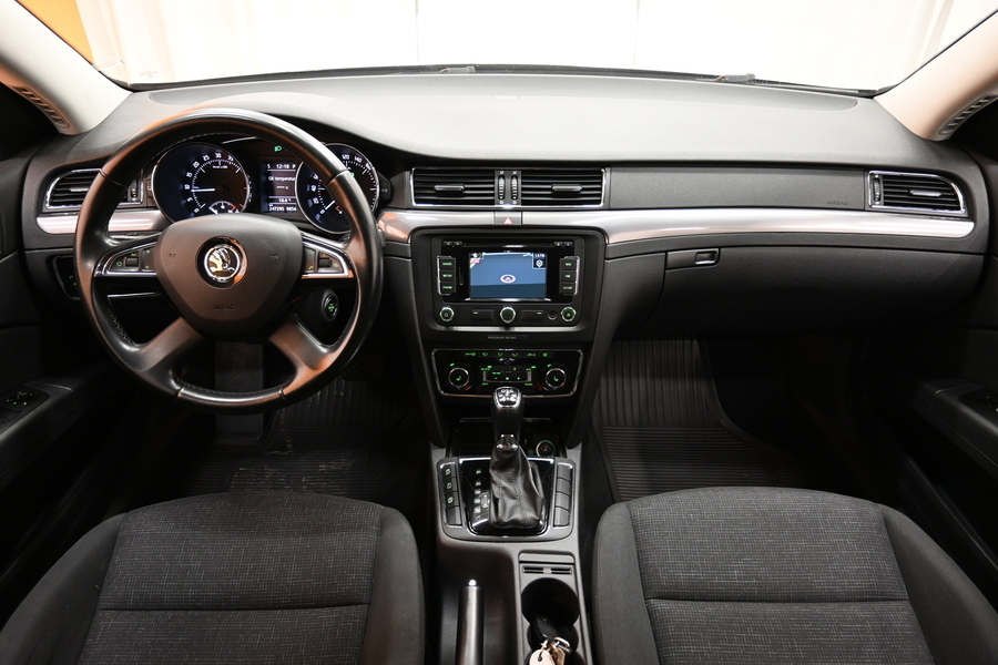 Skoda Superb vaihtoauto