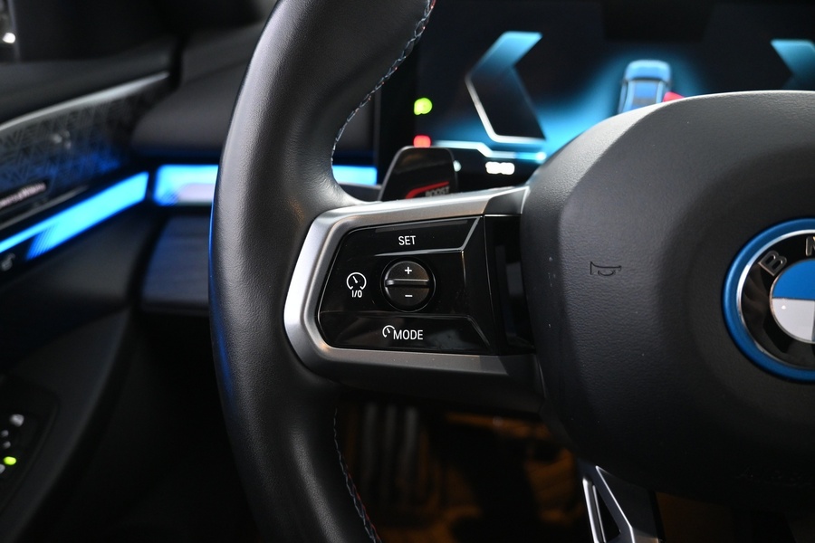 BMW i5 M60 vaihtoauto