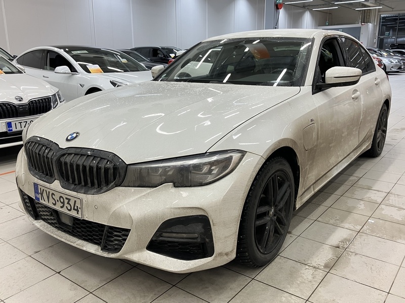 BMW 330 vaihtoauto