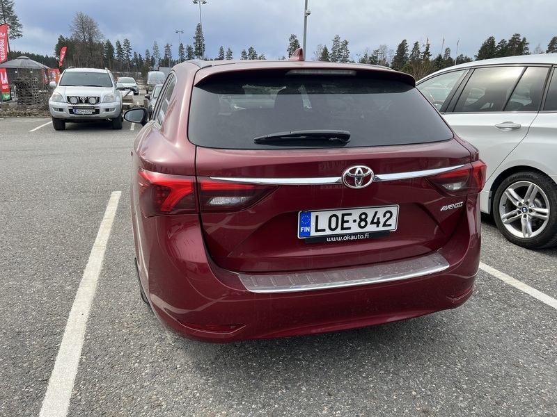 Toyota Avensis vaihtoauto