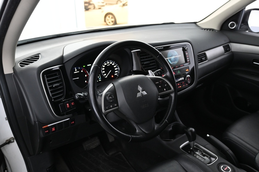 Mitsubishi Outlander vaihtoauto