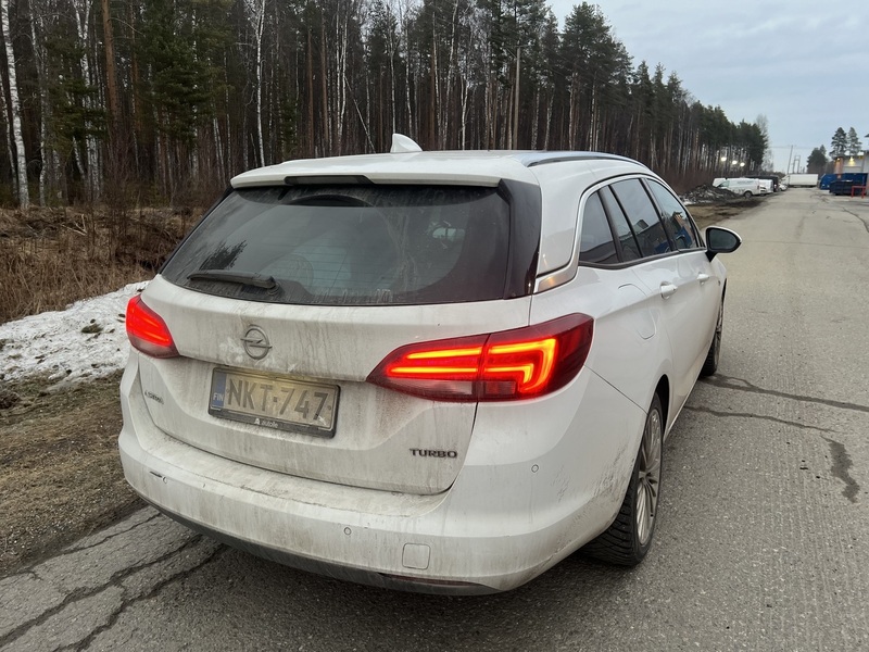 Opel Astra vaihtoauto