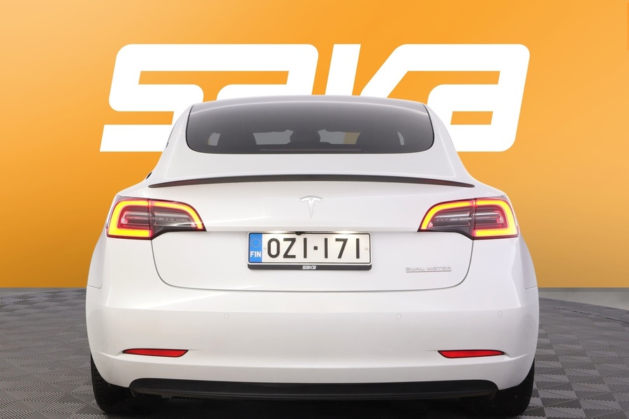 Tesla Model 3 vaihtoauto