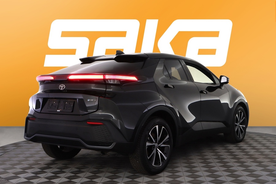 Toyota C-HR vaihtoauto