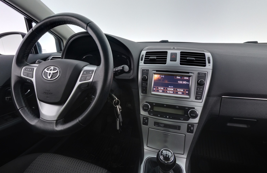 Toyota Avensis vaihtoauto