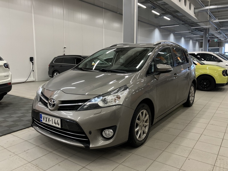 Toyota Verso vaihtoauto