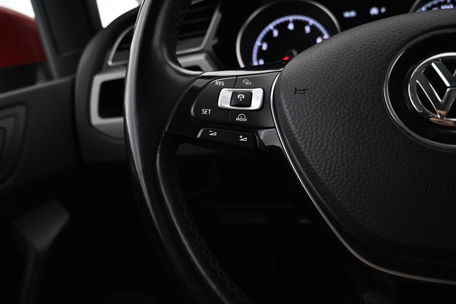 Volkswagen Touran vaihtoauto