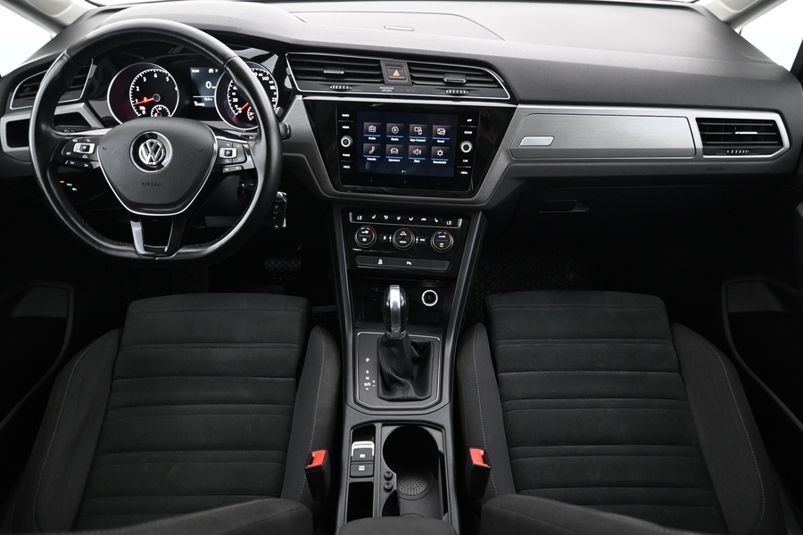 Volkswagen Touran vaihtoauto