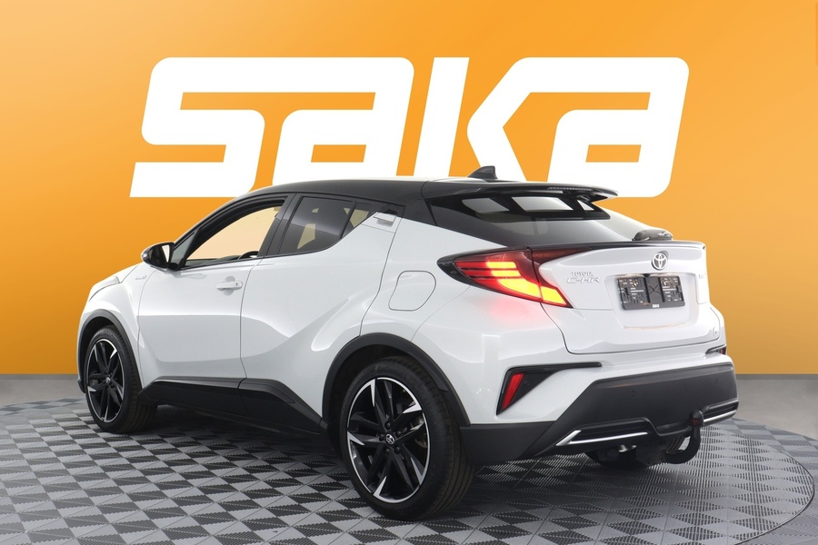 Toyota C-HR vaihtoauto
