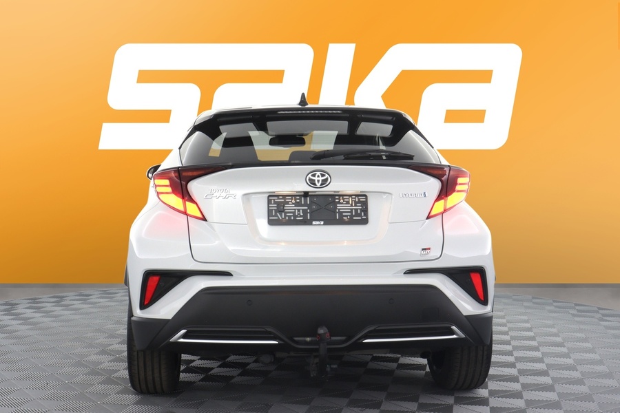 Toyota C-HR vaihtoauto