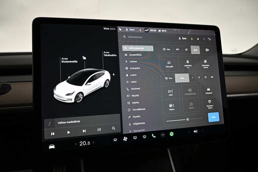 Tesla Model 3 vaihtoauto