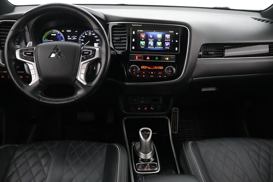 Mitsubishi Outlander PHEV vaihtoauto