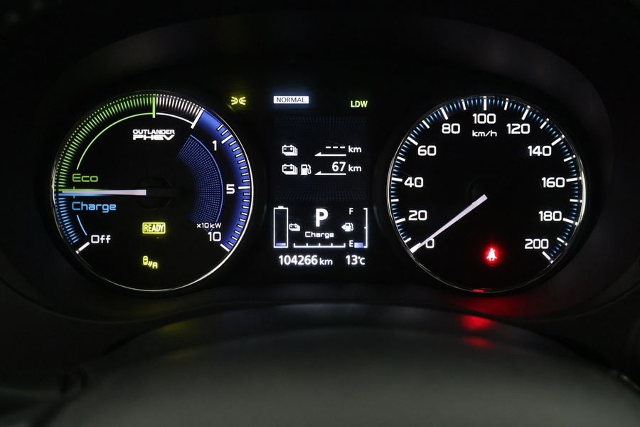 Mitsubishi Outlander PHEV vaihtoauto