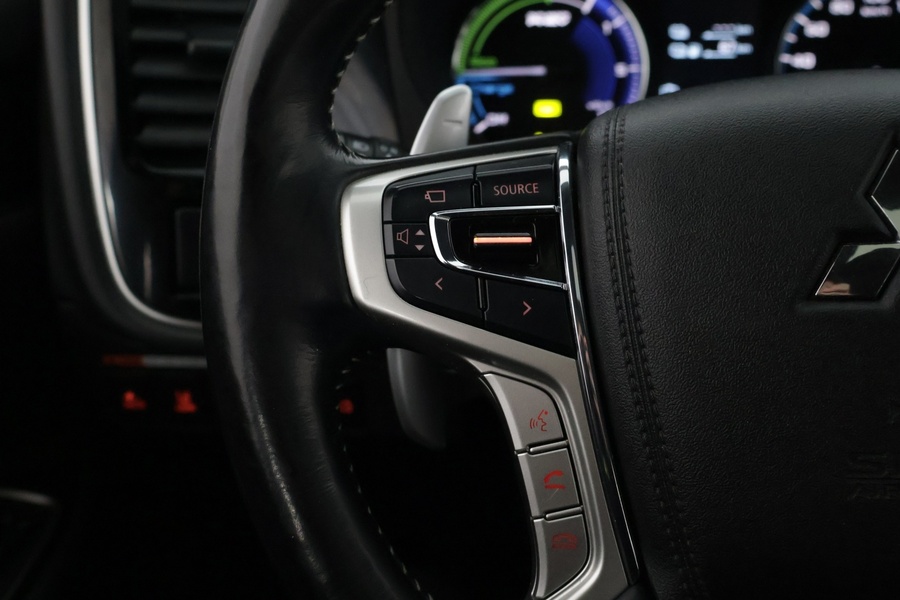 Mitsubishi Outlander PHEV vaihtoauto