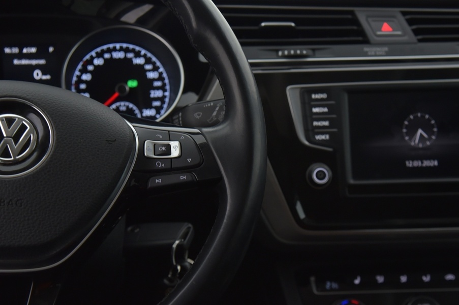 Volkswagen Touran vaihtoauto