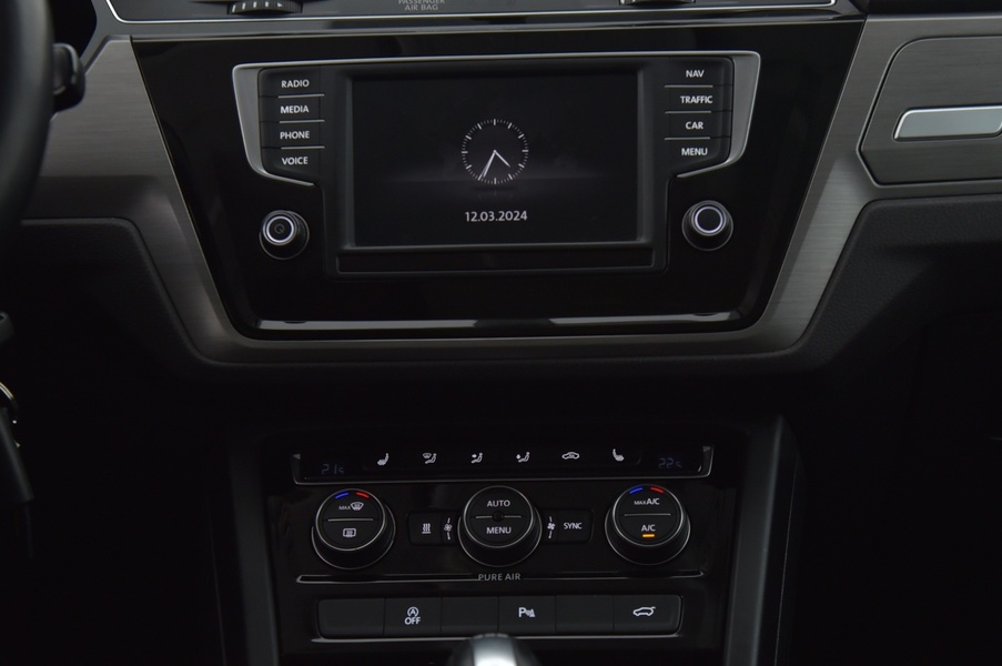 Volkswagen Touran vaihtoauto