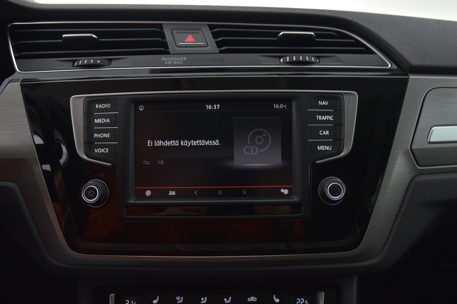 Volkswagen Touran vaihtoauto