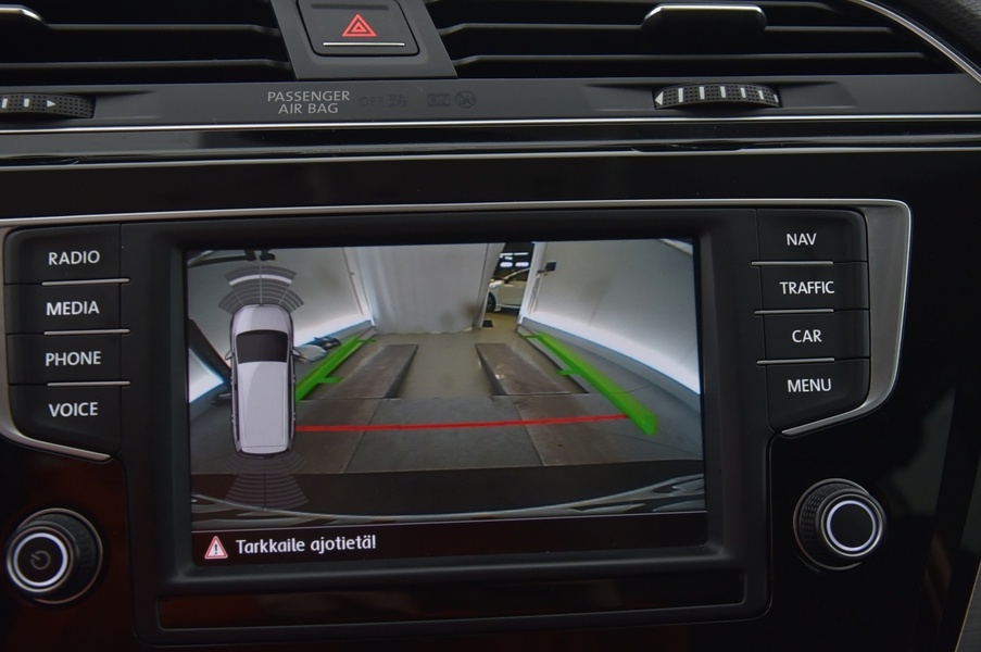 Volkswagen Touran vaihtoauto